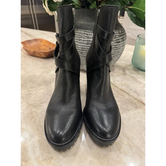 Vince Camuto Elisen Buckle Lug Sole Booties in black  10 Excellent like new - Picture 4 of 16